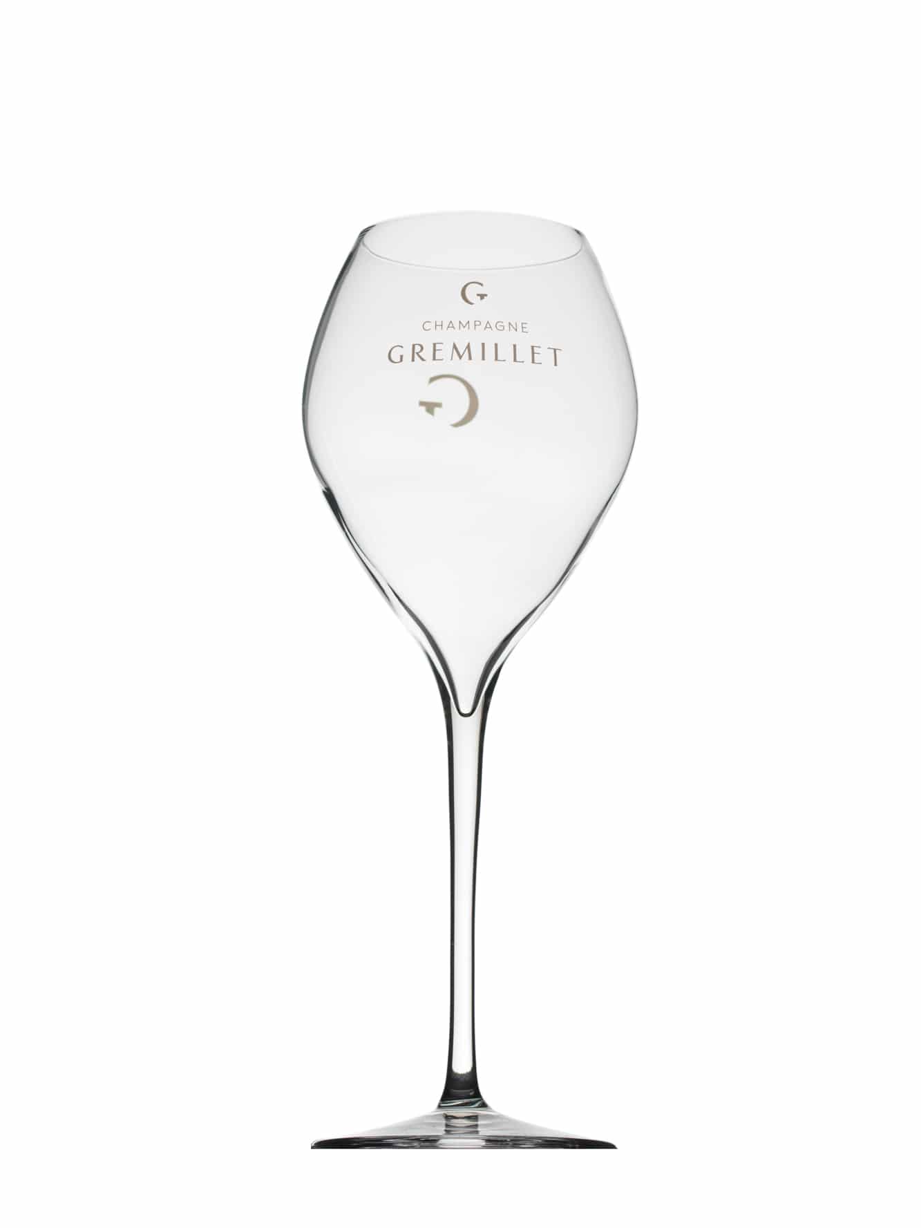 servir le champagne dans une flute